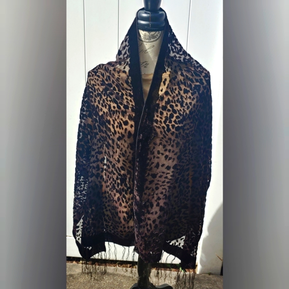LAST ONE, restock!✨ Brown Silk Viscose Burnout Velvet Fringe Scarf Leopard